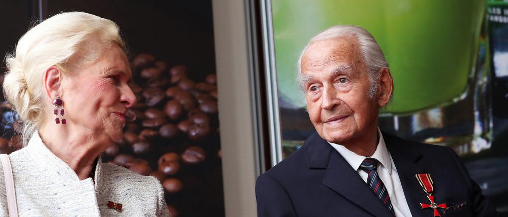Leon Schwarzbaum mit seiner Frau Etta Schiller, die er im Vorjahr geheiratet hatte.