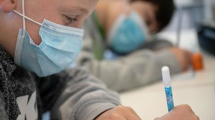 Auch die Maskenpflicht an Schulen ist ein Streitthema.