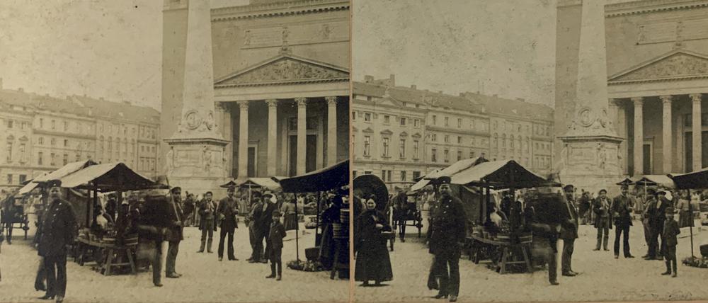 Benjamin West Kilburn fotografierte den Alten Markt Markt in Potsdam 1884, jetzt gehört das Bild dem Potsdam Museum.