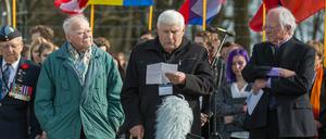Boris Romantschenko (2. v.r.) 2015 in der KZ-Gedenkstätte Buchenwald. Er kam in Charkiw ums Leben.