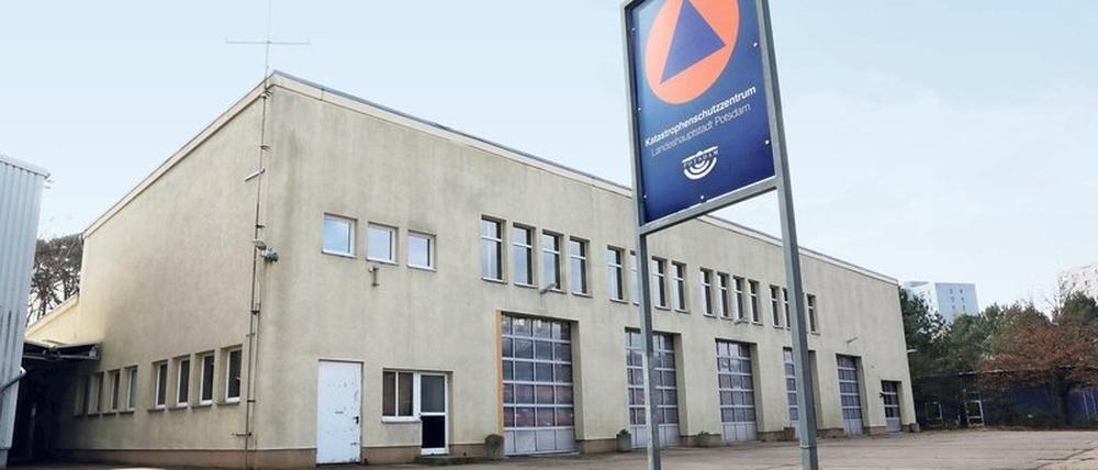 Zu klein. Bislang dient die alte Feuerwache in der Steinstraße als Katastrophenschutzzentrum für Potsdam. Ein neuer Standort ist in Drewitz geplant.