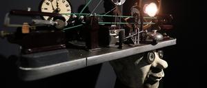 Die Ausstellung "weltall-erde-mensch" von Rainer Sperl ist ab 1. April im Potsdam Museum zu sehen.