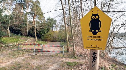Abgesperrt. Der Uferweg am See ist seit Jahren blockiert.