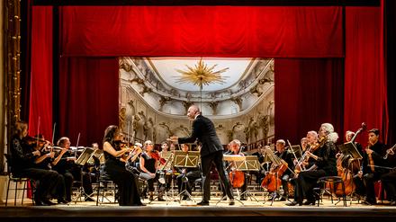 "Meilensteine Potsdamer Winteroper" mit der Kammerakademie Potsdam unter der Leitung von Antonello Manacorda im Schlosstheater.