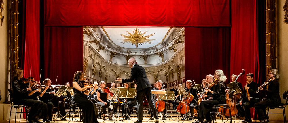 "Meilensteine Potsdamer Winteroper" mit der Kammerakademie Potsdam unter der Leitung von Antonello Manacorda im Schlosstheater.