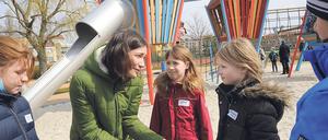 Bundesfamilienministerin Anne Spiegel (Grüne) nahm sich auch Zeit für die Fragen der Schülersprecher:innen aus den Klassen. 