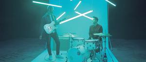 Das Duo John Apart bietet fette Beats und sphärische Sounds.
