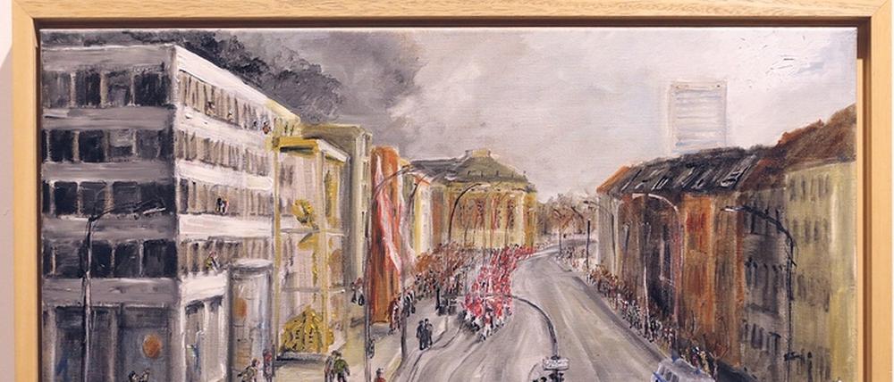 „Aufmarsch zum Baubeginn 2017“ von Joachim Scheel zeigt den Start des Wiederaufbaus des Garnisonkirchturms.