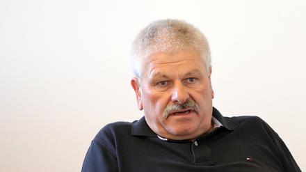 Der Stadtverordnete Hans-Jürgen Scharfenberg (Linke).