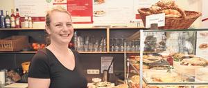 Für das Bagels & Coffee wird es schwerer engagierte Fachkräfte – wie Eve Lüdemann – zu finden.