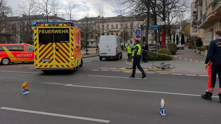 Die Rettungskräfte waren am Sonntag am frühen Nachmittag zum Unfallort geeilt.