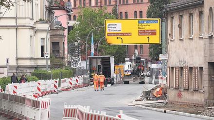 CleanAir-Asphalt ist etwas heller als normaler und soll unter Sonneneinstrahlung Stickoxid aus Autoabgasen zu Nitrat umwandeln.
