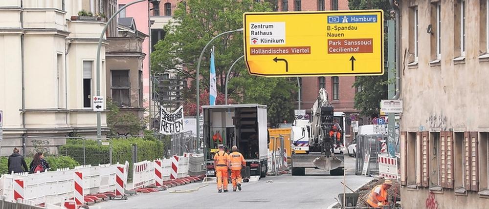 CleanAir-Asphalt ist etwas heller als normaler und soll unter Sonneneinstrahlung Stickoxid aus Autoabgasen zu Nitrat umwandeln.