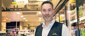Kaufmann Rocco Klausner leitet den Markt bereits seit 2013, als dieser noch von Kaiser’s Tengelmann betrieben wurde. 
