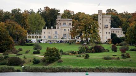Viktorianische Grüße. Das Schloss Babelsberg wurde im englischen Stil erbaut, der davorliegende Pleasure Ground ebenfalls.