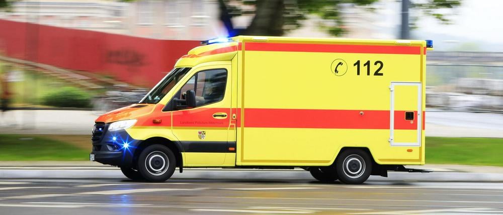 Ein Rettungswagen im Einsatz. (Symbolfoto)