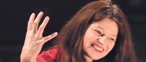 Dorothee Oberlinger kann nicht nur flöten und dirigieren, sondern sie singt und blökt auch mal während der Proben.