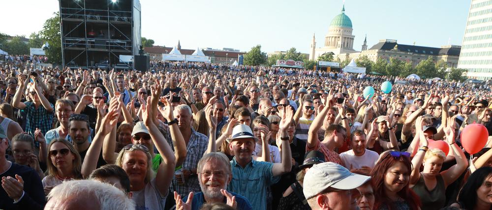 Open-Air-Veranstaltungen wie im Potsdamer Lustgarten konnten wegen Corona zwei Jahre kaum stattfinden. Nun gibt es wieder Kultur unter freiem Himmel.
