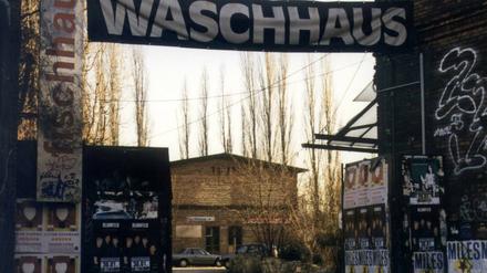 Vor der Sanierung: Das Bild zeigt das Waschhaus in den 90er-Jahren.