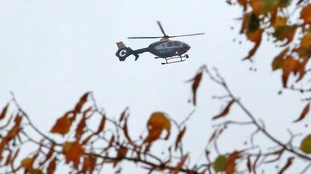 Ein Polizeihubschrauber über Potsdam (Archivbild).