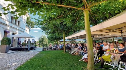 Im Park der Villa Jacobs wurde der zehnte Festival-Geburtstag gefeiert.