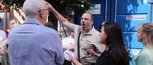 Nicht eingeladen: Ud Joffe (M.) von der Synagogengemeinde wurde gegenüber den Vertretern des Landes ausfällig.