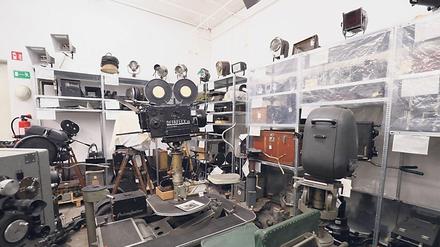 Blick in die Techniksammlung am alten Standort in der Pappelallee.