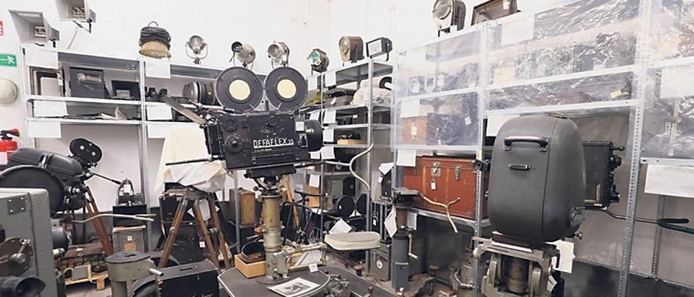 Blick in die Techniksammlung am alten Standort in der Pappelallee.