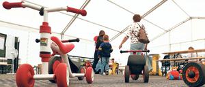 Rund 200 Menschen nutzen das Versorgungszelt auf dem Bassinplatz pro Tag. 