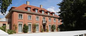 In der Villa Urbig residierte während der Potsdamer Konferenz 1945 der frühere britische Premierminister Winston Churchill.