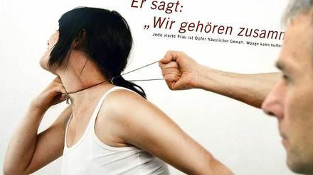 Meist sind Partner oder Ex-Partner die Täter: Gewalt gegen Frauen findet häufig zuhause statt.
