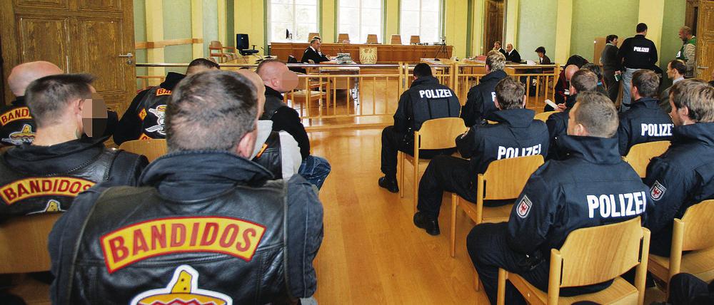 Unter scharfen Sicherheitsvorkehrungen begann gestern ein Prozess gegen einen Angehörigen der Bandidos.