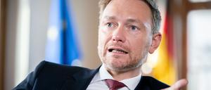 Christian Lindner, Fraktionsvorsitzender und Parteivorsitzender der FDP, spricht in einem Interview mit Journalisten der Deutschen Presse-Agentur (dpa). (zu dpa "Lindner will politisch Heimatlose für FDP gewinnen") +++ dpa-Bildfunk +++