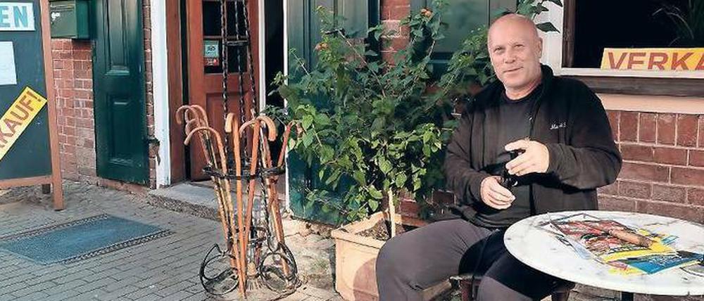 Ralf Hildebrand vor seinem früheren Restaurant "Hohle Birne" im Holländischen Viertel in Potsdam. 