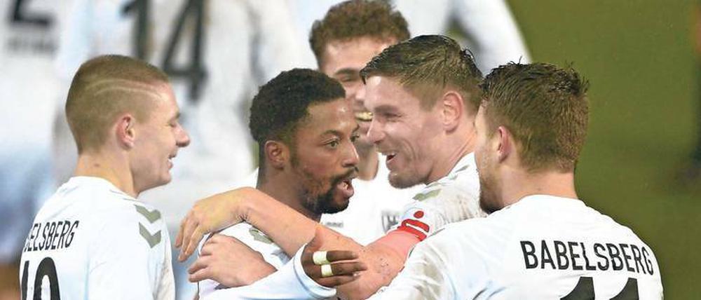 Er ist umjubelter Torschütze. Godbless Igbinigie traf zum ersten Mal in der Regionalliga.