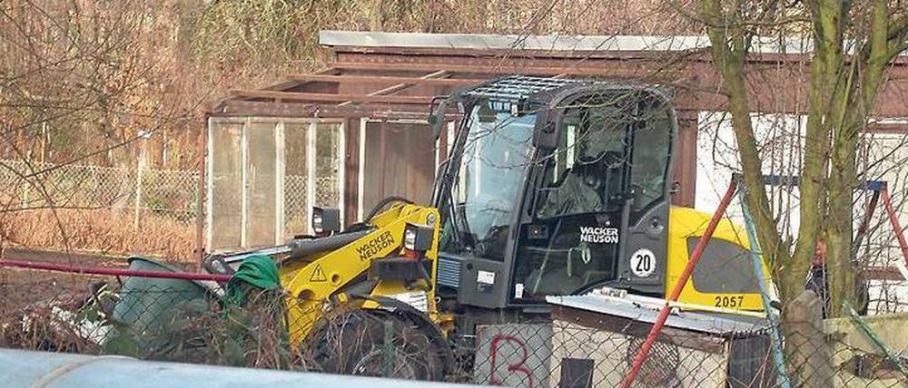 Bagger in Sicht. Anwohner dokumentierten die Arbeiten am Angergrund.