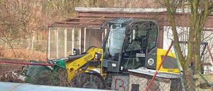 Bagger in Sicht. Anwohner dokumentierten die Arbeiten am Angergrund.