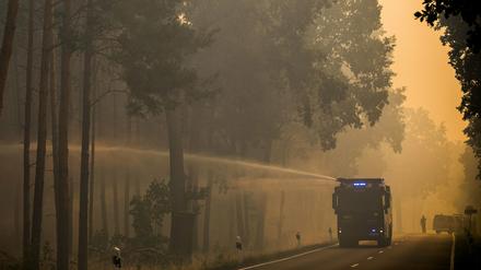 Rund 600 Einsatzkräfte waren im August 2018 im Einsatz, um den Waldbrand bei Treuenbrietzen zu bekämpfen.