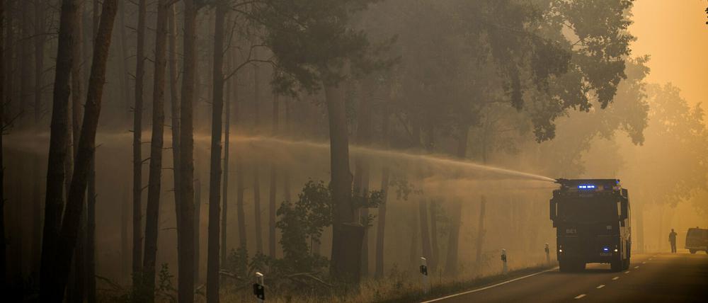 Rund 600 Einsatzkräfte waren im August 2018 im Einsatz, um den Waldbrand bei Treuenbrietzen zu bekämpfen.