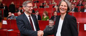 Eckehard Binas und seine Nachfolgerin Eva Schmitt-Rodermund.
