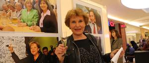 Die Fotografin und ihr Werk. Christel Köster, heute 80 Jahre alt, hielt mehr als 30 Jahre lang das Geschehen in der Landeshauptstadt mit der Kamera fest. Die Schau zeigt ihre besten Bilder.