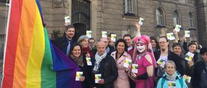 Auch in diesem Jahr soll die Regenbogenfahne vor dem Stadthaus gehisst werden.