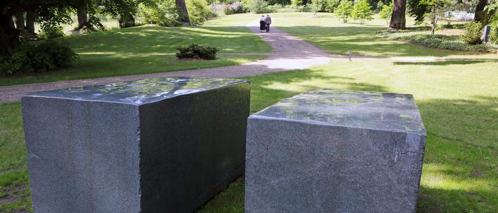 "Fragments of Pound" von Alexander Polzin bildet den Auftakt für den Skulpturenpark, der 2023 im Garten der Villa Jacobs eröffnet werden soll.