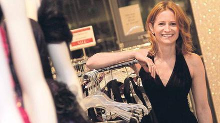 Strahlend. Tagesspiegel-Gewinnerin Clarissa Bartelt bei P&C. Foto: Davids