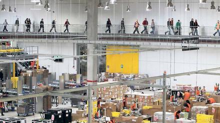 Viel zu tun. Das Versandzentrum von Amazon in Leipzig. Foto: dapd