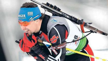 Am Anschlag. Dennoch hat Biathlet Michael Greis in Ruhpolding nicht an die Olympia-Erfolge 2006 anknüpfen können. Foto: dapd