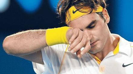 Augenwischerei. Roger Federer leistete sich zu viele Fehler und kann seinen Titel bei den Australian Open nicht mehr verteidigen. Foto: AFP