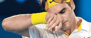 Augenwischerei. Roger Federer leistete sich zu viele Fehler und kann seinen Titel bei den Australian Open nicht mehr verteidigen. Foto: AFP