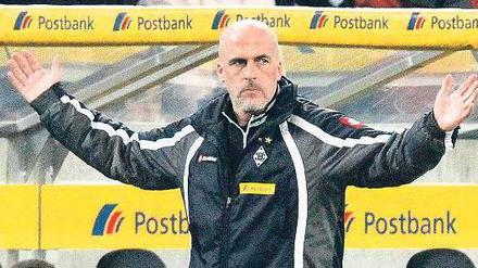 Markenzeichen: leere Hände. Michael Frontzeck ist zu Hause sieglos. Foto: Reuters