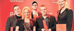 Kühle Köpfe. Martin Schüler (25), Daniela Rüffer (21), Martin Hackbarth (22), Norman Pappritz (20) mit Lehrerin Manuela Anders.